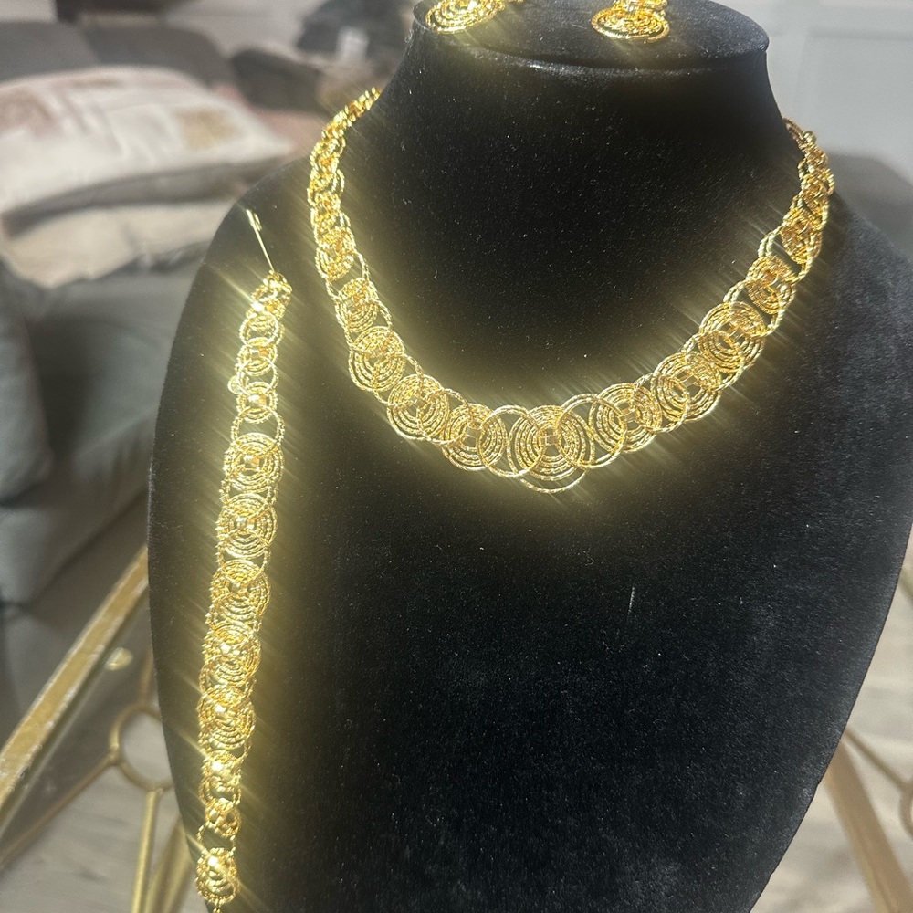 Elegant 21k Gold plated Spiral Link Necklace & Bracelet Set